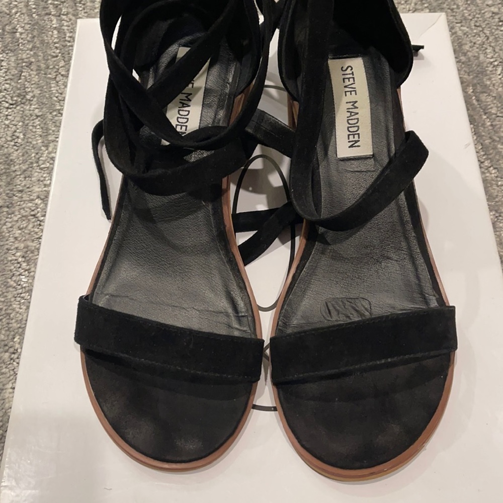 Steve Madden Rizzaa Black Suede Sandals